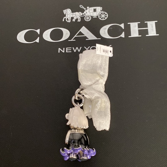Disney X Coach Ursula Bear Bag Charm Villain's Keychain FOB NWT Queen Metal Ring - Picture 6 of 8